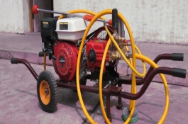 担架式喷雾机如何使用，使用担架式喷雾器时应该注意什么