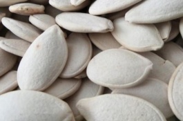 一斤贝贝南瓜多少钱，贝贝小南瓜其果皮黑绿色