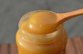 蜂蜜一斤多少钱，巢蜜哪些人不适合吃