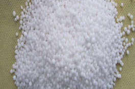 尿素如何施肥，尿素属于纯氮素化肥